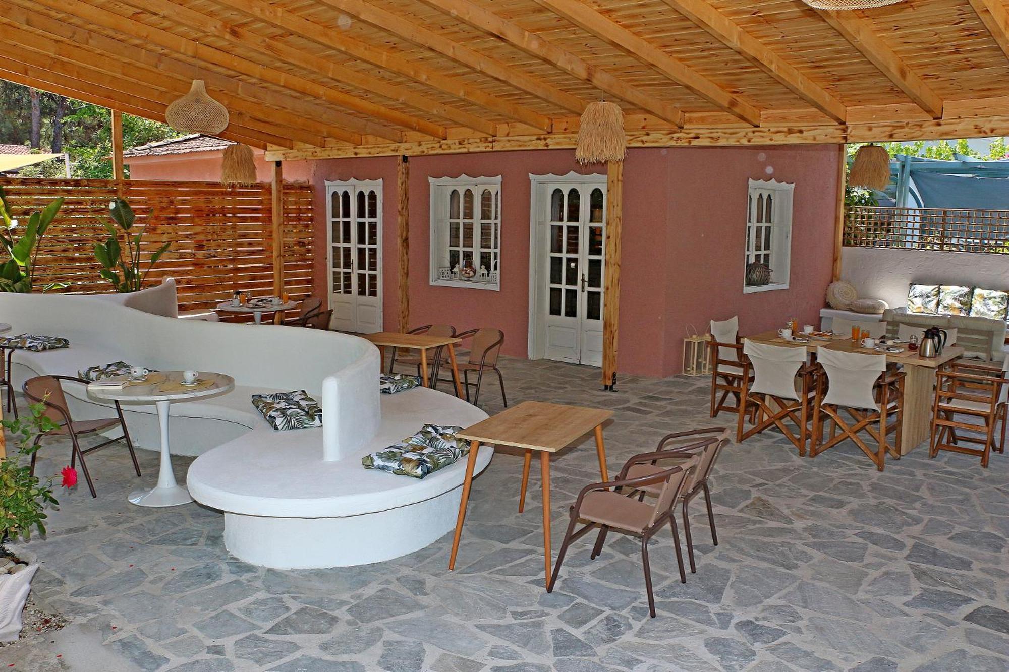 Kristal Hotel Prínos Exterior foto